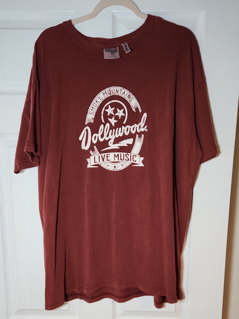 Dollywood Men’s Short Sleeve Tee